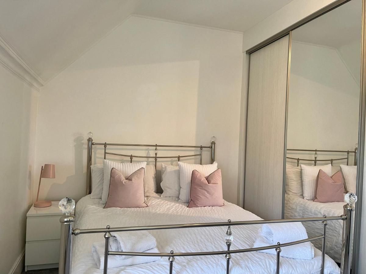 Thornton House Private Country House Thornton Hough Entire House Sleeps 6 Wirral Exterior foto