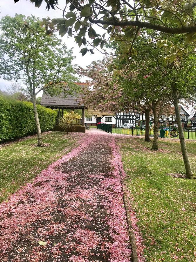Thornton House Private Country House Thornton Hough Entire House Sleeps 6 Wirral Exterior foto